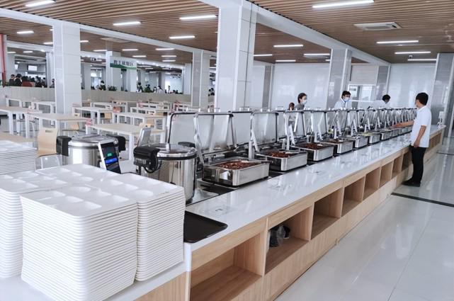 推動智能食堂信息管理更新改造，提升餐飲服務體驗——以婚慶禮儀服務為例的融合創新